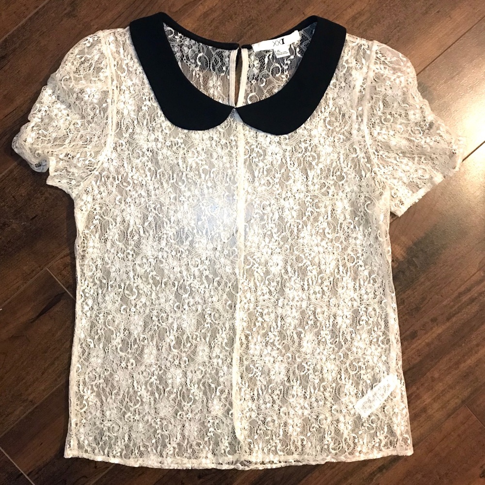 2/$20 Beige lace blouse w/ black collar.